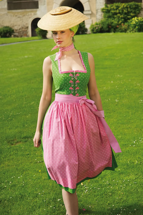 Designerdirndl und Trachten Mode