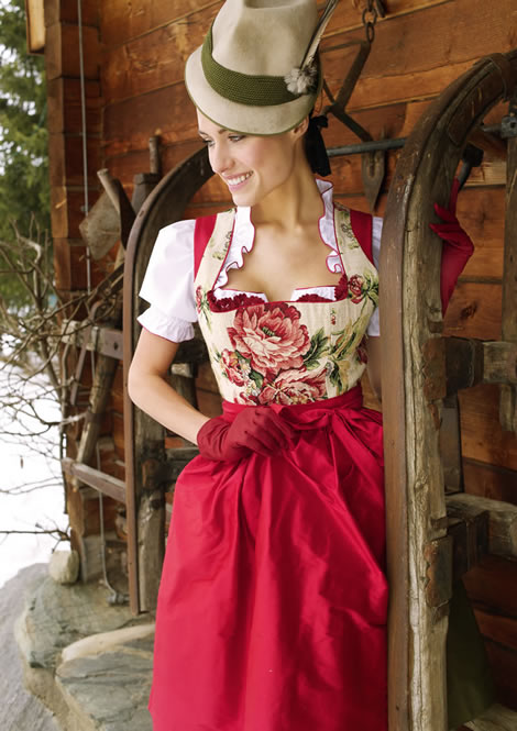 Designerdirndl und Trachten Mode
