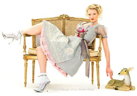 Designerdirndl und Trachten Mode von Lola Paltinger (Foto Martin Nink)